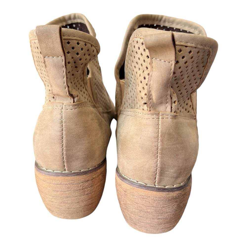 Pierre Dumas Ankle Boots Women's 8 Suede Perforated Almond‎ Toe Western Beige - Picture 3 of 10